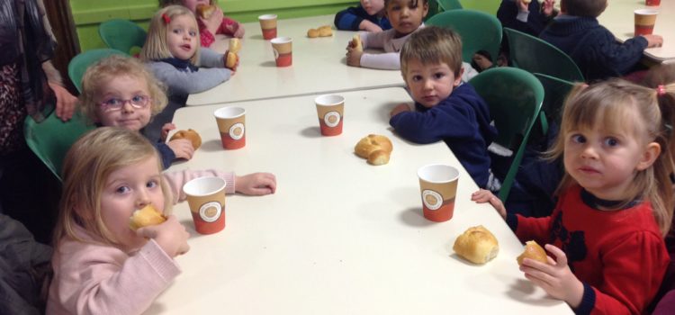 Mardi 19 décembre: goûter de Noël Mardi 19 décembre: goûter de Noël